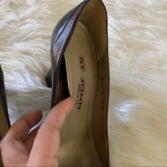 St. John Brown Patent Leather Kitten Heels Size 9 - Picture 2 of 10